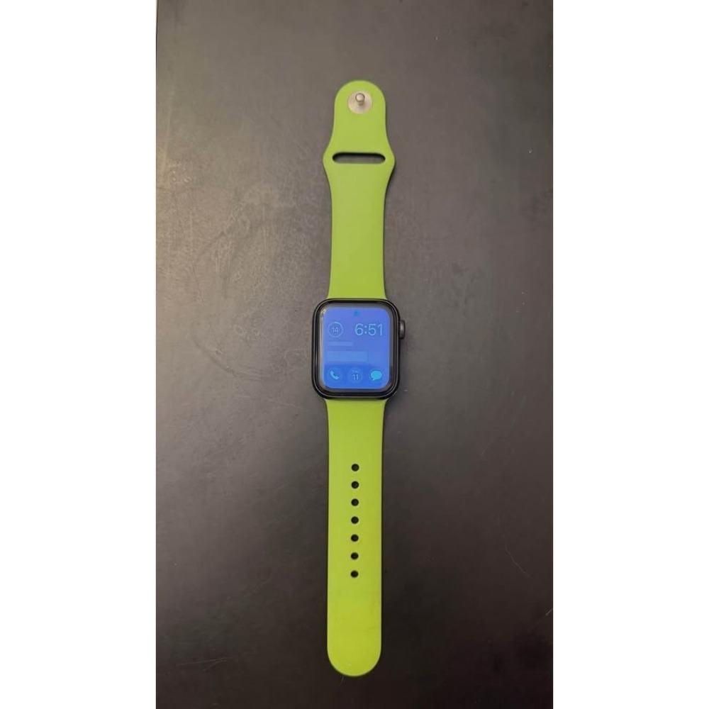 Apple Watch SE 3 40mm Black Case Green Silicone Band GPS